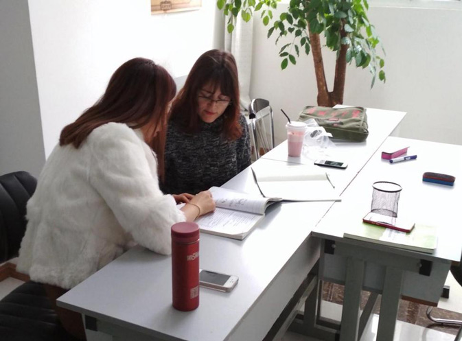 KCEL one-on-one private Chinese lesson with teacher and student